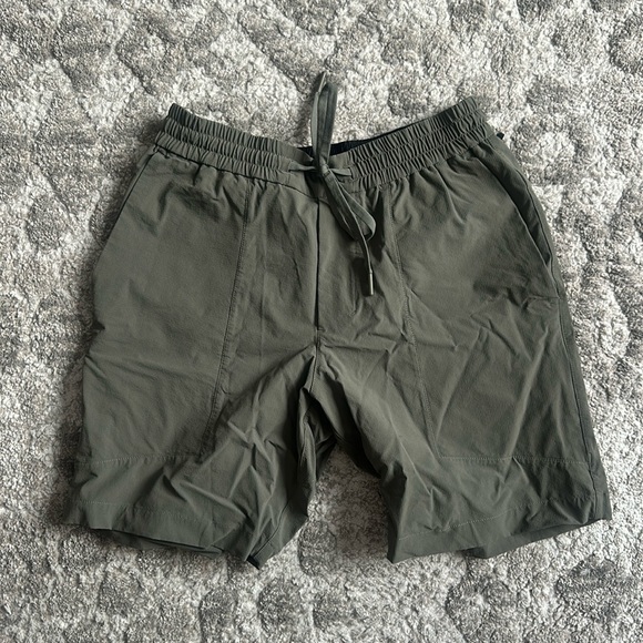 Lululemon Shorts - Picture 1 of 3